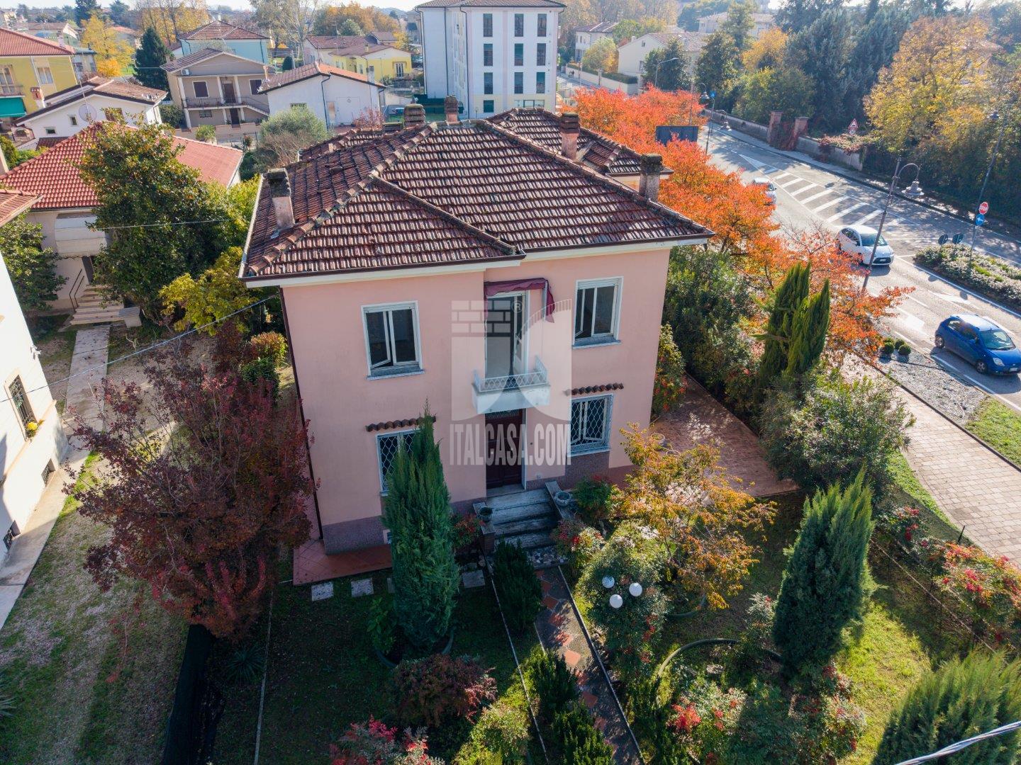 Villa Unifamiliare in vendita a Borgo Virgilio