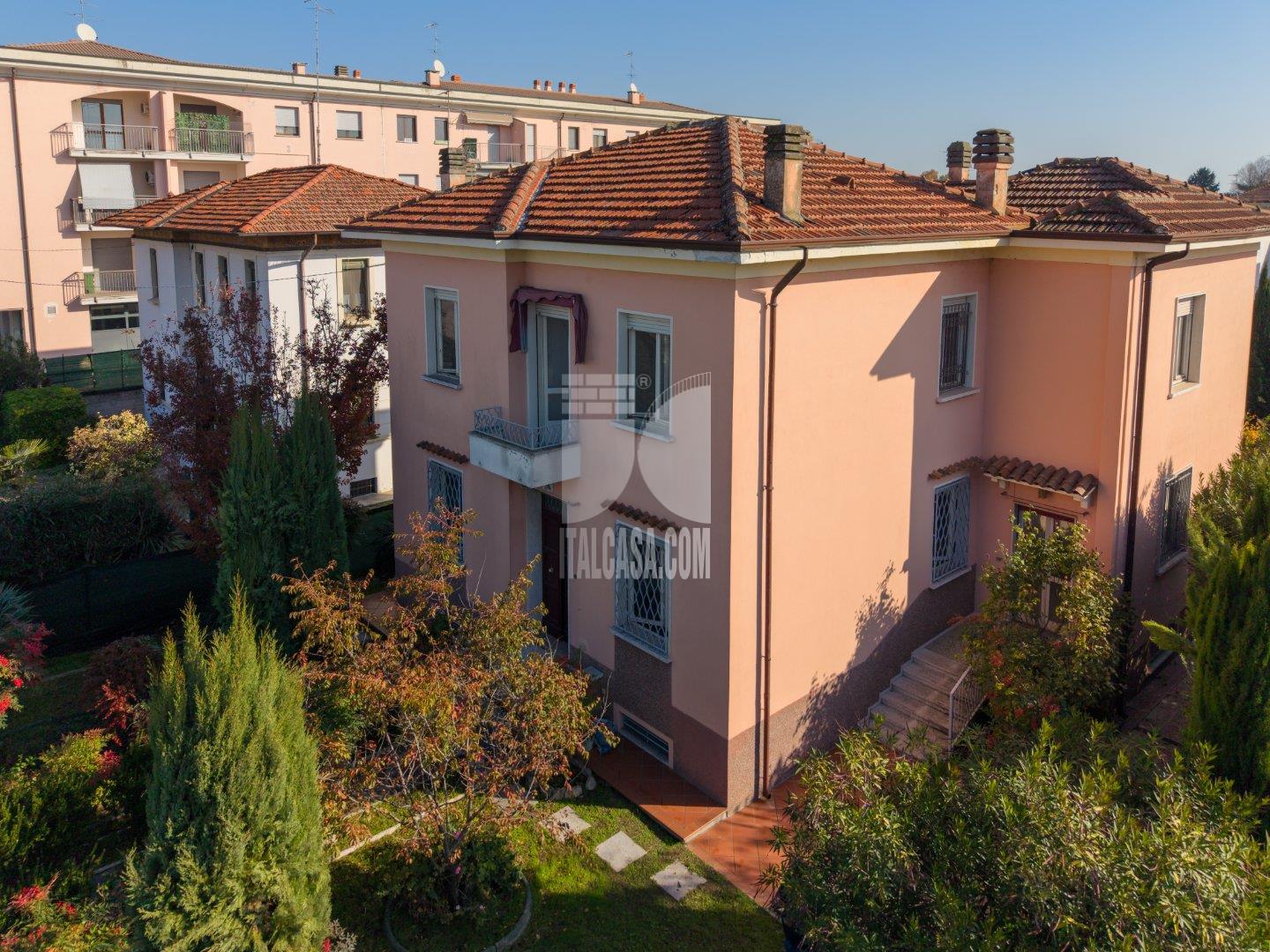 Villa Unifamiliare in vendita a Borgo Virgilio