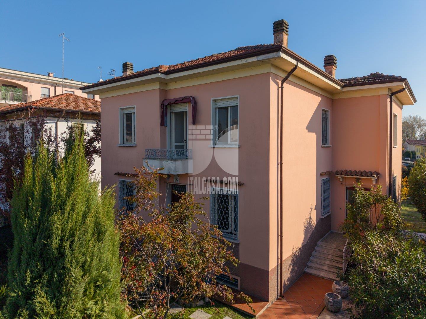 Villa Unifamiliare in vendita a Borgo Virgilio