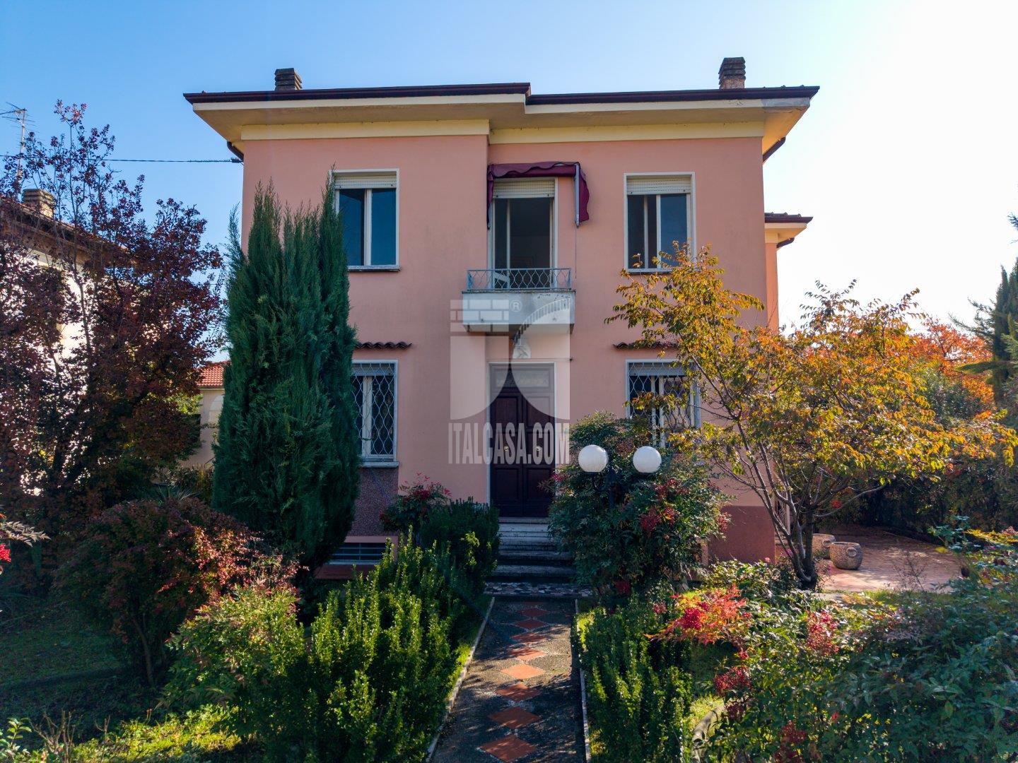 Villa Unifamiliare in vendita a Borgo Virgilio