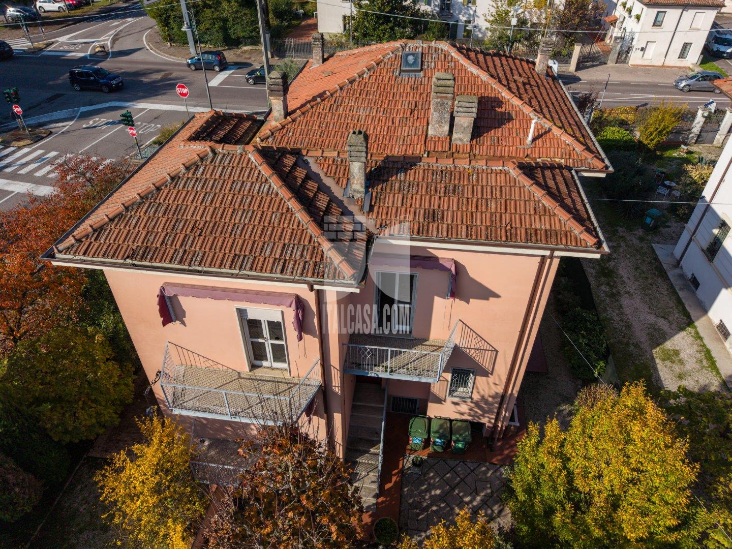 Villa Unifamiliare in vendita a Borgo Virgilio