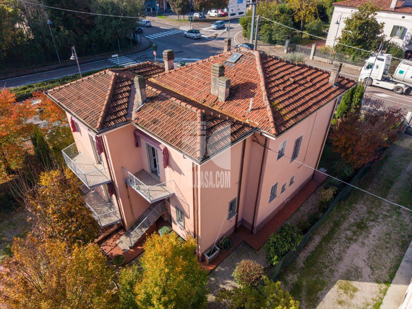 Villa Unifamiliare in vendita a Borgo Virgilio