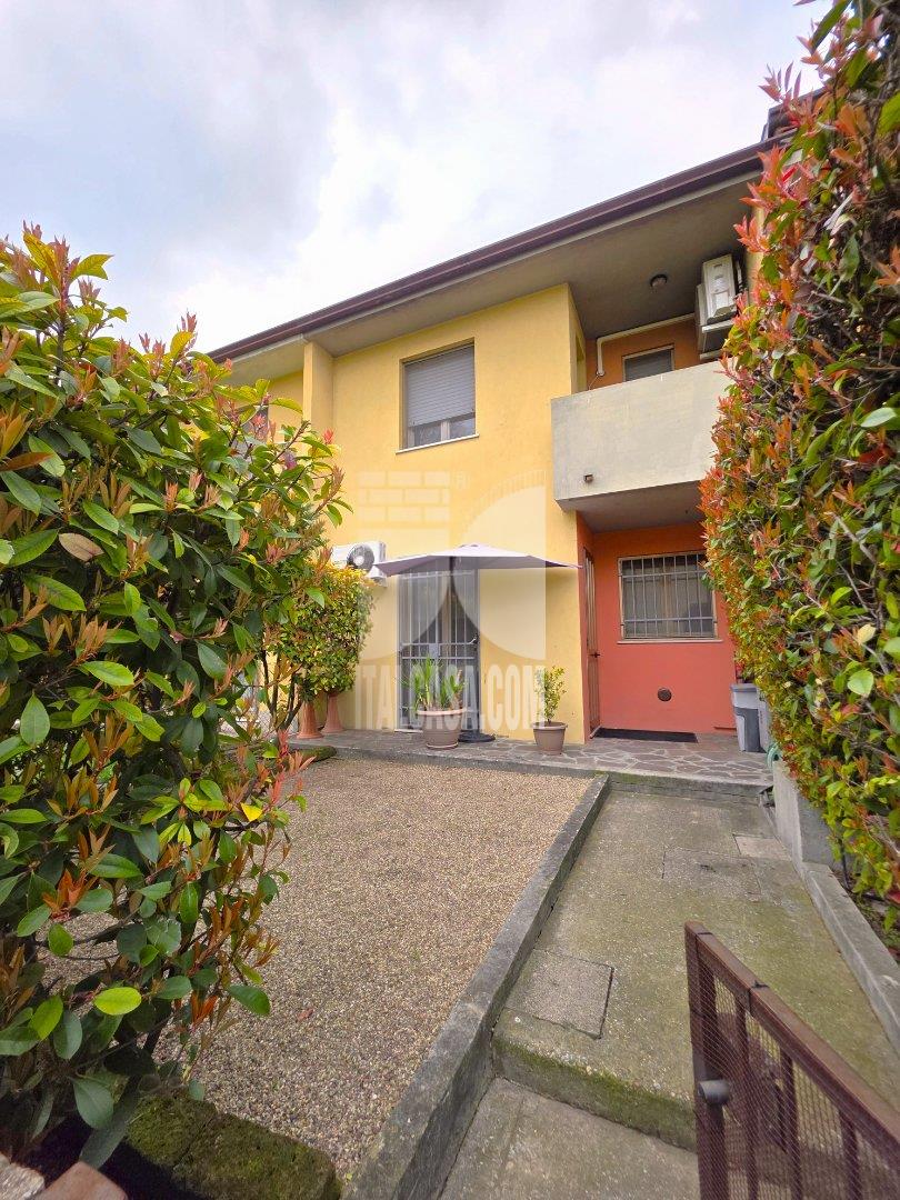 Villa a schiera in vendita a Borgo Virgilio