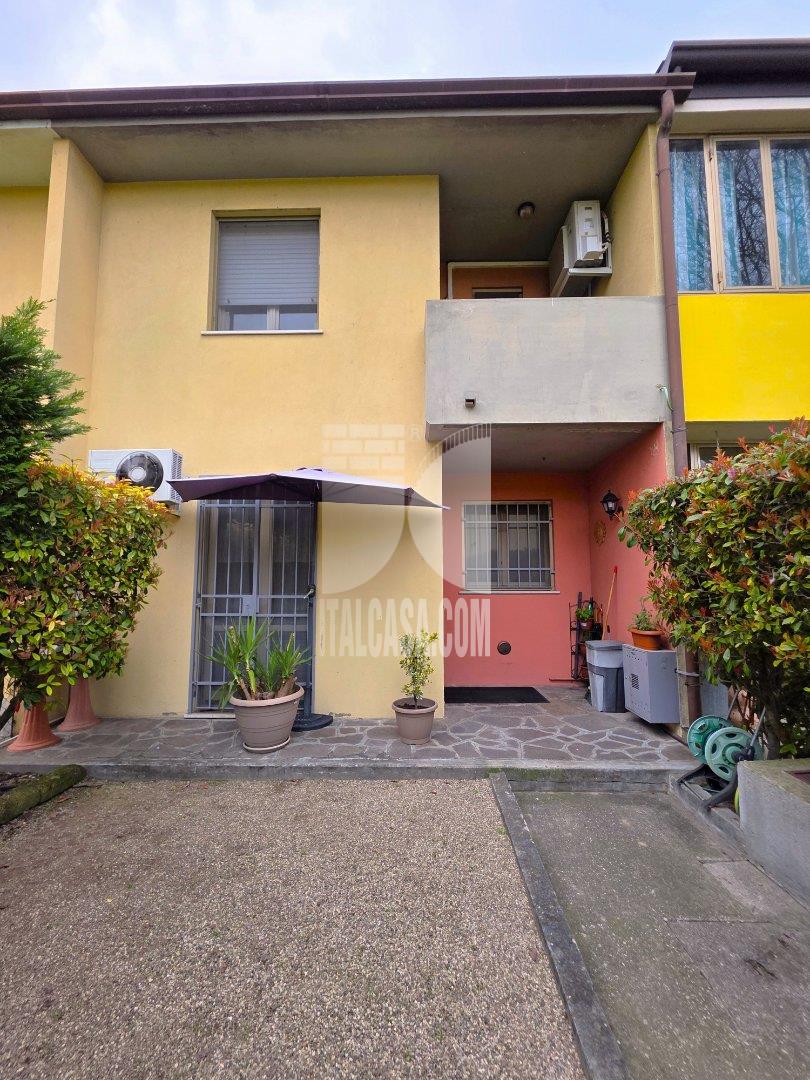 Villa a schiera in vendita a Borgo Virgilio