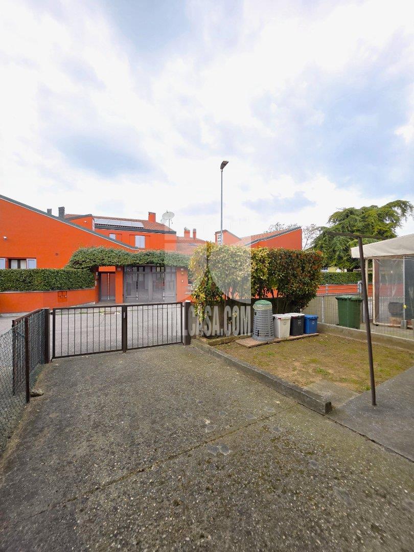 Villa a schiera in vendita a Borgo Virgilio