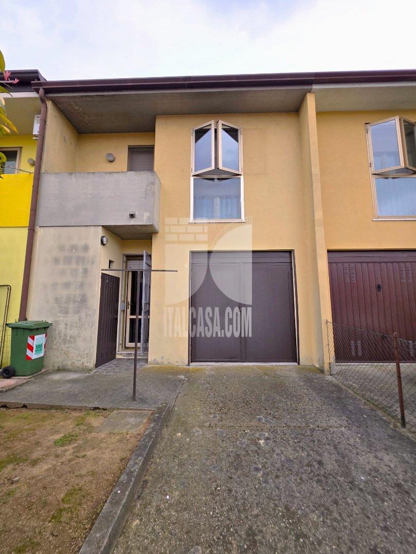 Villa a schiera in vendita a Borgo Virgilio