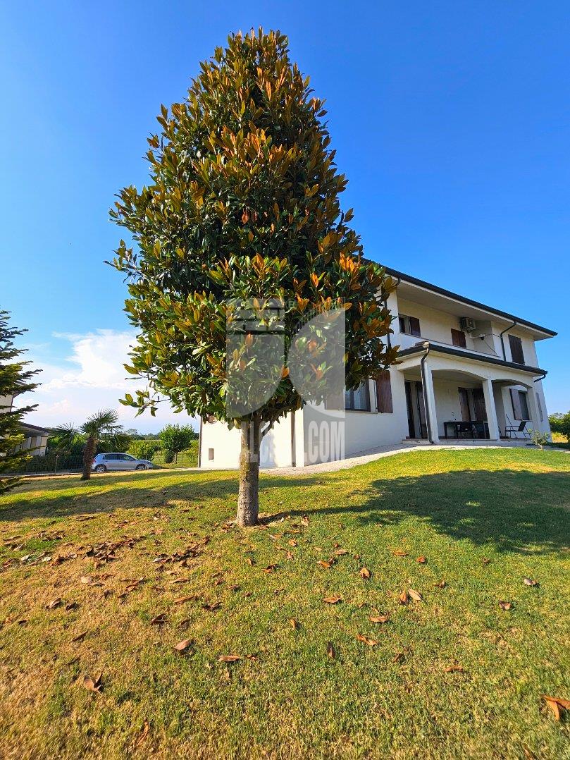 Villa Bifamiliare in vendita a Bagnolo San Vito