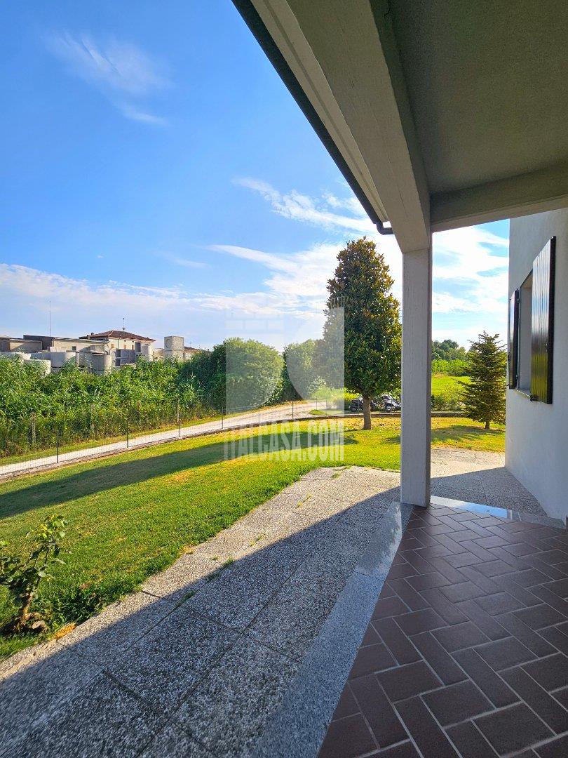 Villa Bifamiliare in vendita a Bagnolo San Vito