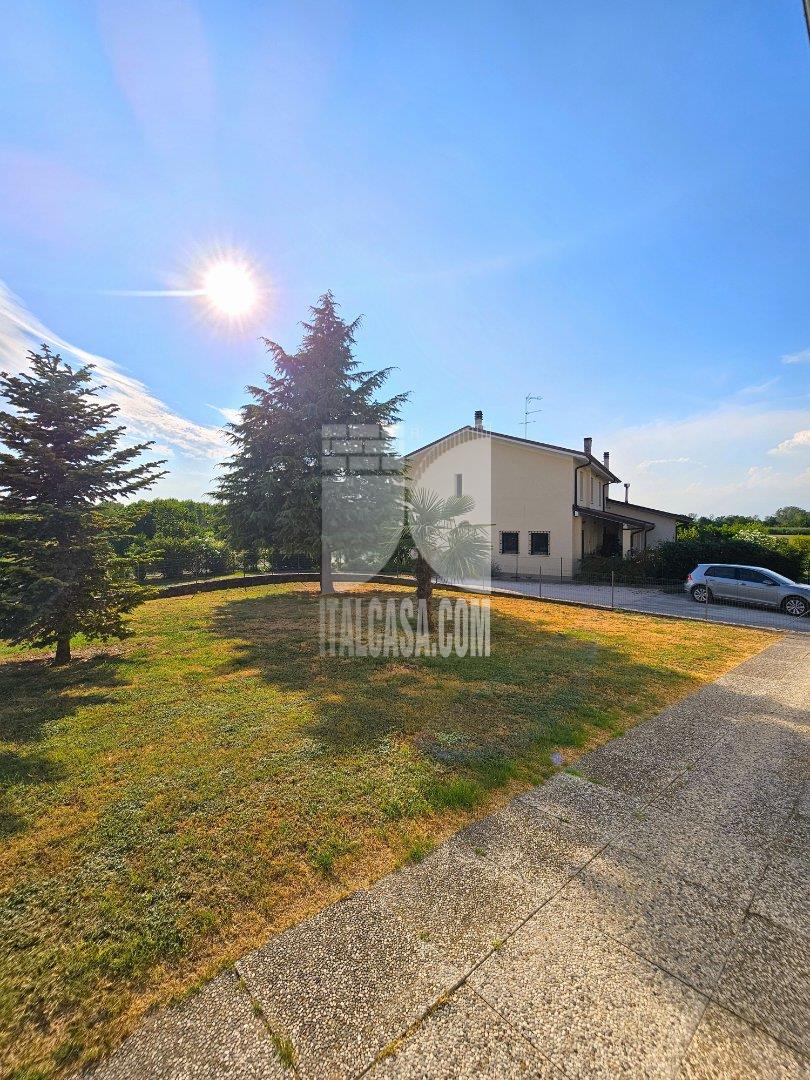 Villa Bifamiliare in vendita a Bagnolo San Vito