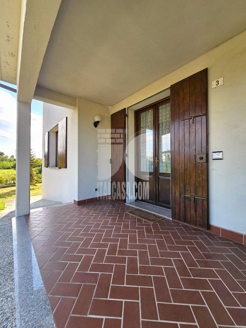 Villa Bifamiliare in vendita a Bagnolo San Vito