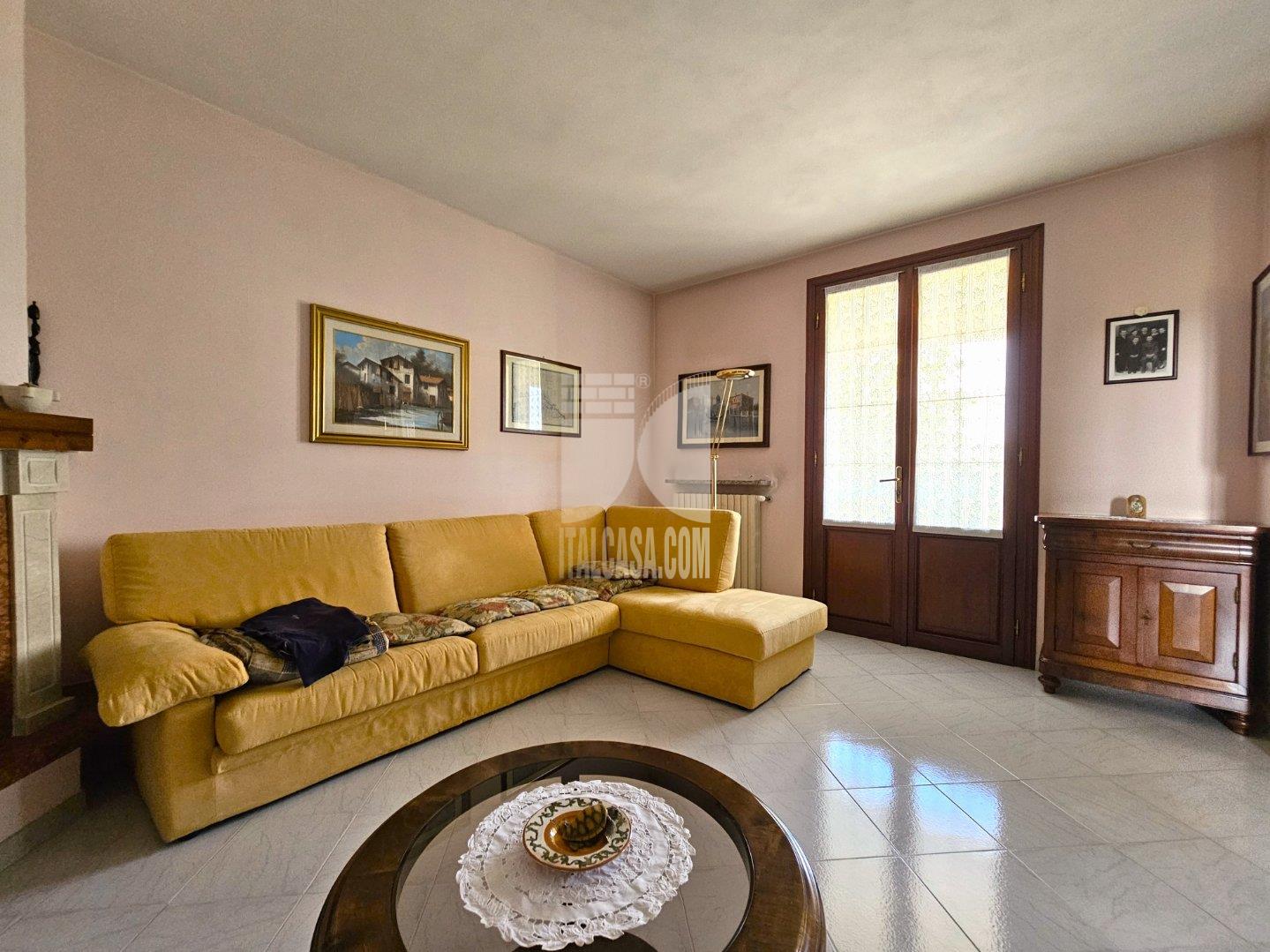 Villa Bifamiliare in vendita a Bagnolo San Vito