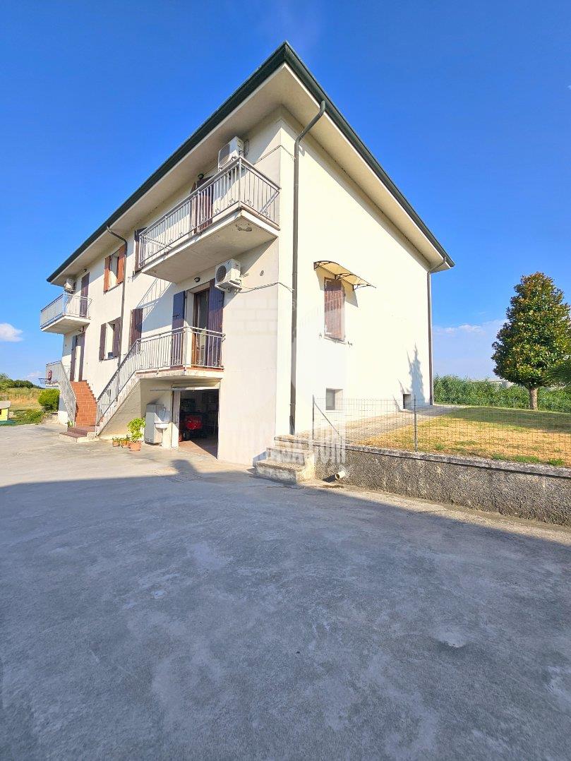 Villa Bifamiliare in vendita a Bagnolo San Vito