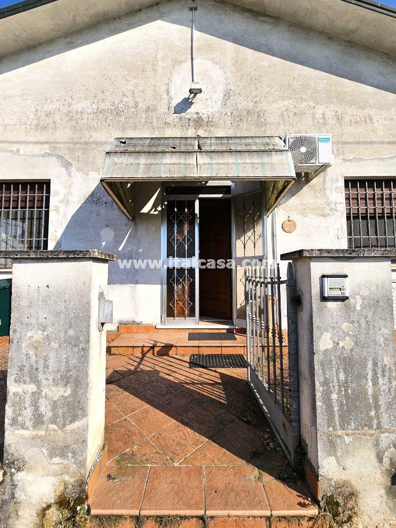 Villa Unifamiliare in vendita a Bagnolo San Vito