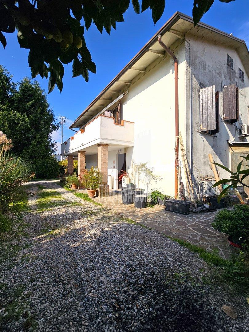 Villa Unifamiliare in vendita a Borgo Virgilio