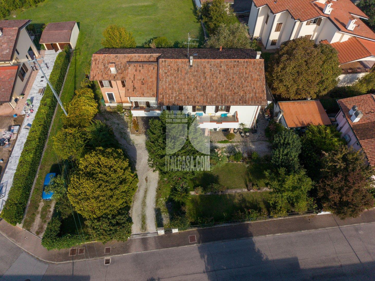 Villa Unifamiliare in vendita a Borgo Virgilio