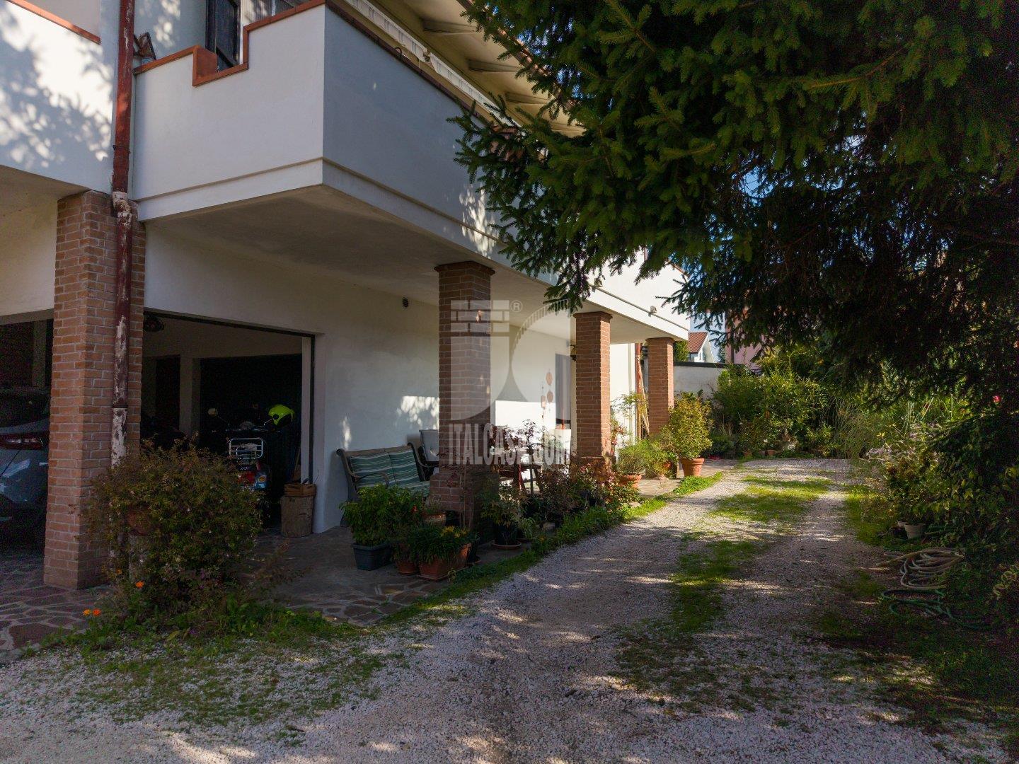 Villa Unifamiliare in vendita a Borgo Virgilio