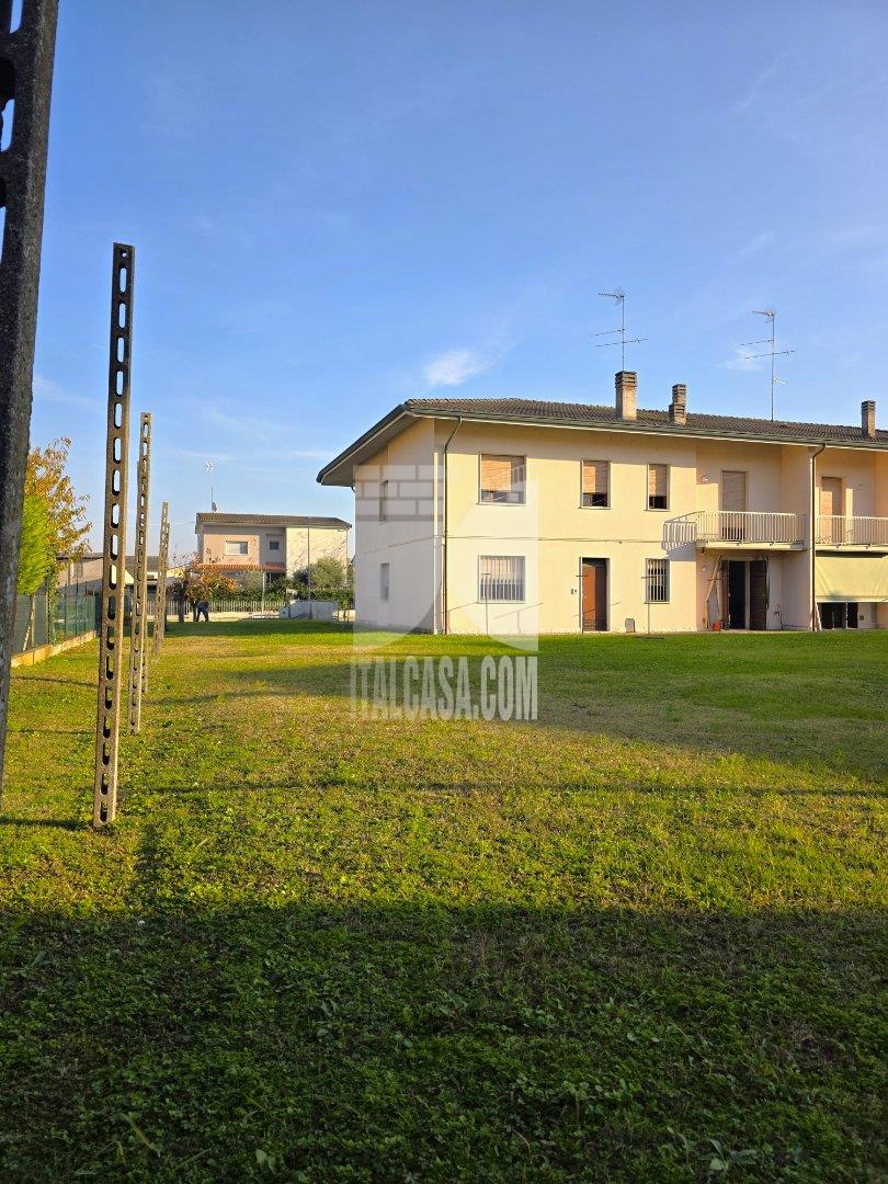 Villa Bifamiliare in vendita a Bagnolo San Vito