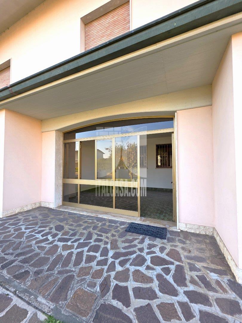 Villa Bifamiliare in vendita a Bagnolo San Vito