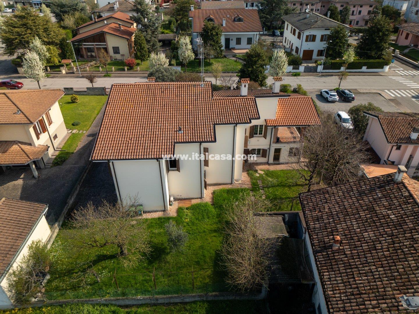 Villa Unifamiliare in vendita a Borgo Virgilio