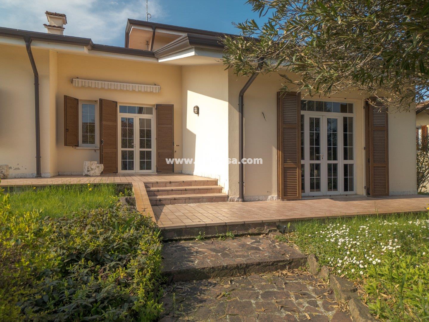Villa Unifamiliare in vendita a Borgo Virgilio