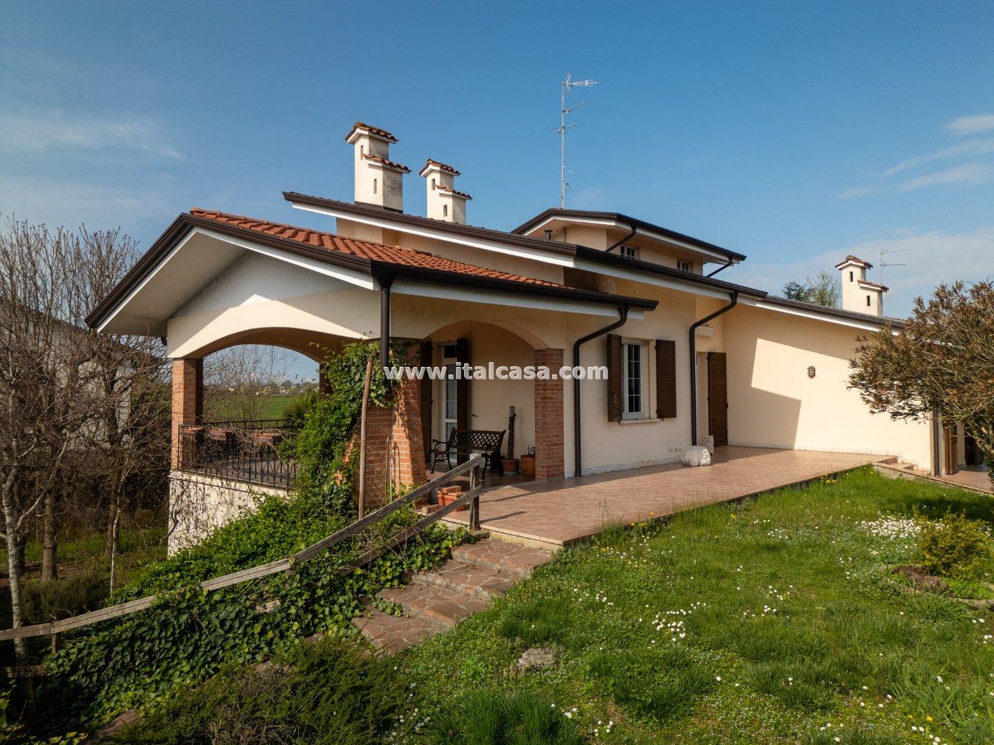 Villa Unifamiliare in vendita a Borgo Virgilio