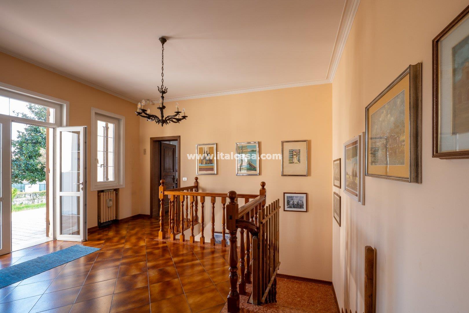 Villa Unifamiliare in vendita a Borgo Virgilio