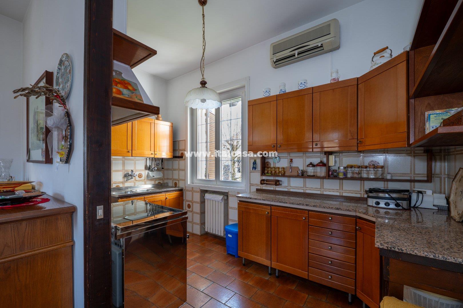 Villa Unifamiliare in vendita a Borgo Virgilio