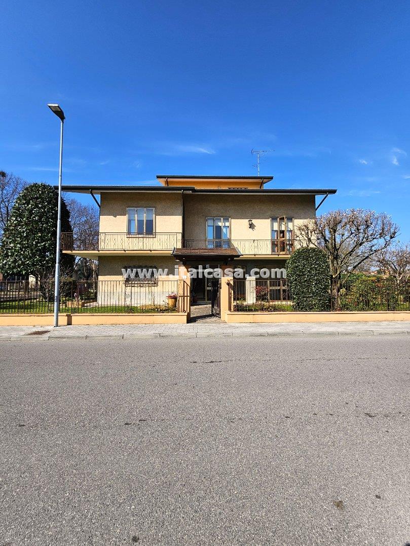 Villa Unifamiliare in vendita a Borgo Virgilio