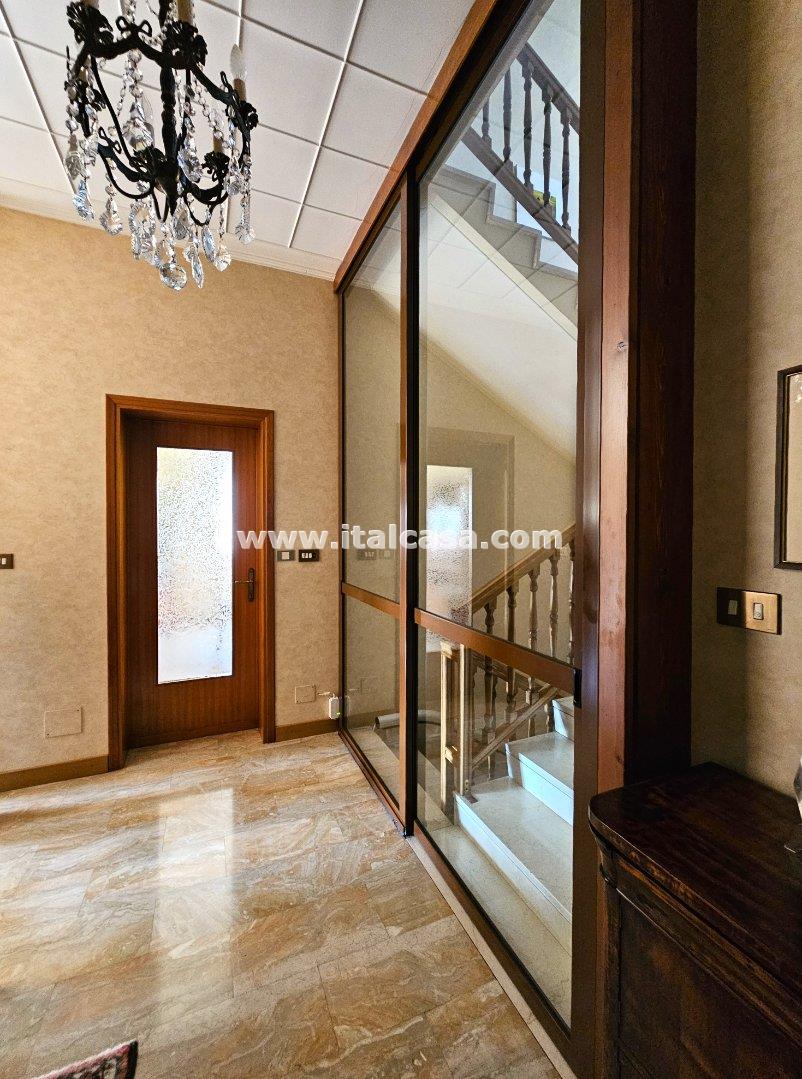 Villa Unifamiliare in vendita a Borgo Virgilio