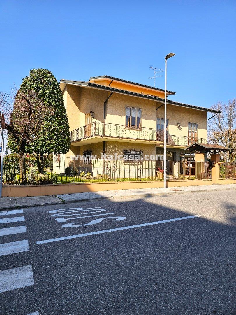 Villa Unifamiliare in vendita a Borgo Virgilio