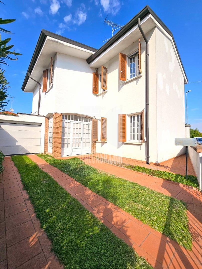 Villa Unifamiliare in vendita a Borgo Virgilio