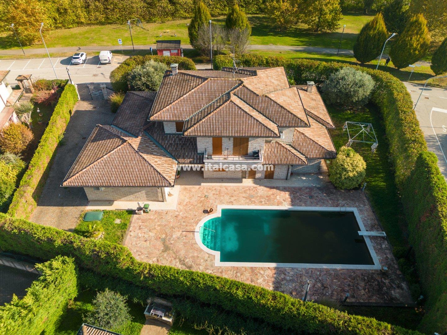 Villa Unifamiliare in vendita a Borgo Virgilio