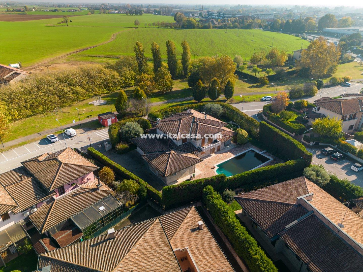 Villa Unifamiliare in vendita a Borgo Virgilio