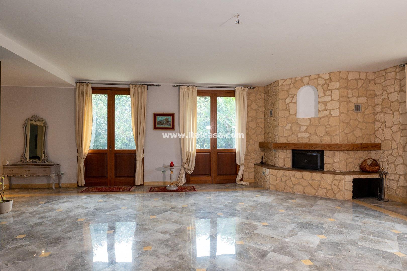 Villa Unifamiliare in vendita a Borgo Virgilio