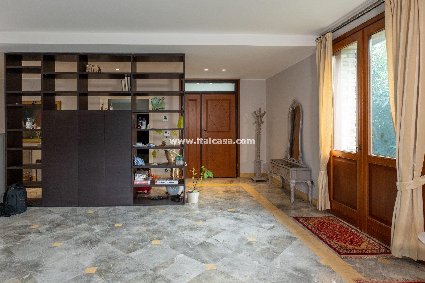 Villa Unifamiliare in vendita a Borgo Virgilio