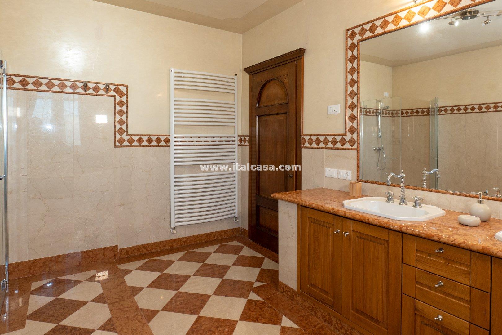 Villa Unifamiliare in vendita a Borgo Virgilio