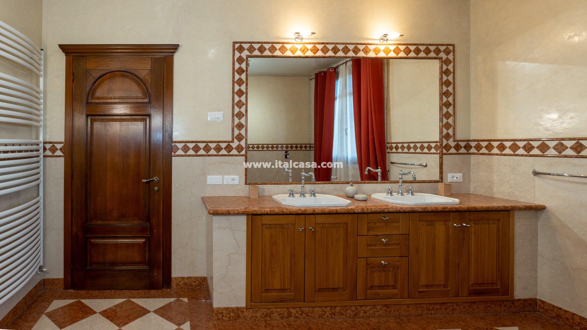 Villa Unifamiliare in vendita a Borgo Virgilio