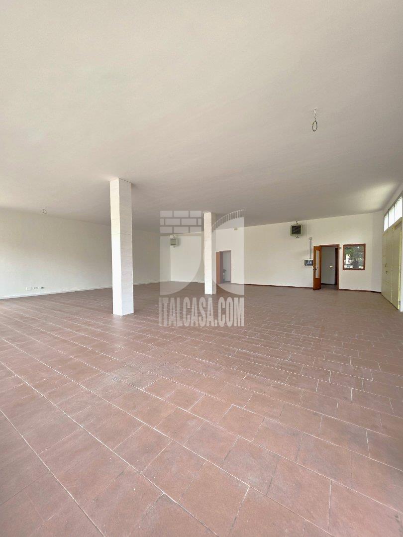 Negozio in vendita a Borgo Virgilio