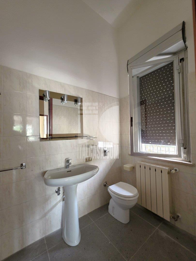 Negozio in vendita a Borgo Virgilio