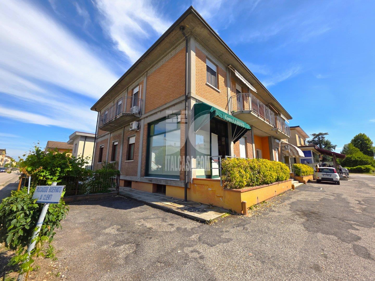 Negozio in vendita a Borgo Virgilio