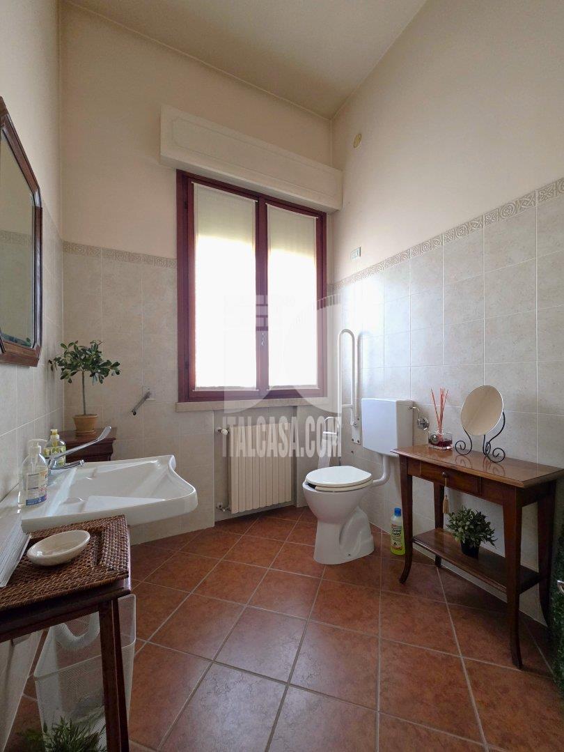 Negozio in vendita a Borgo Virgilio