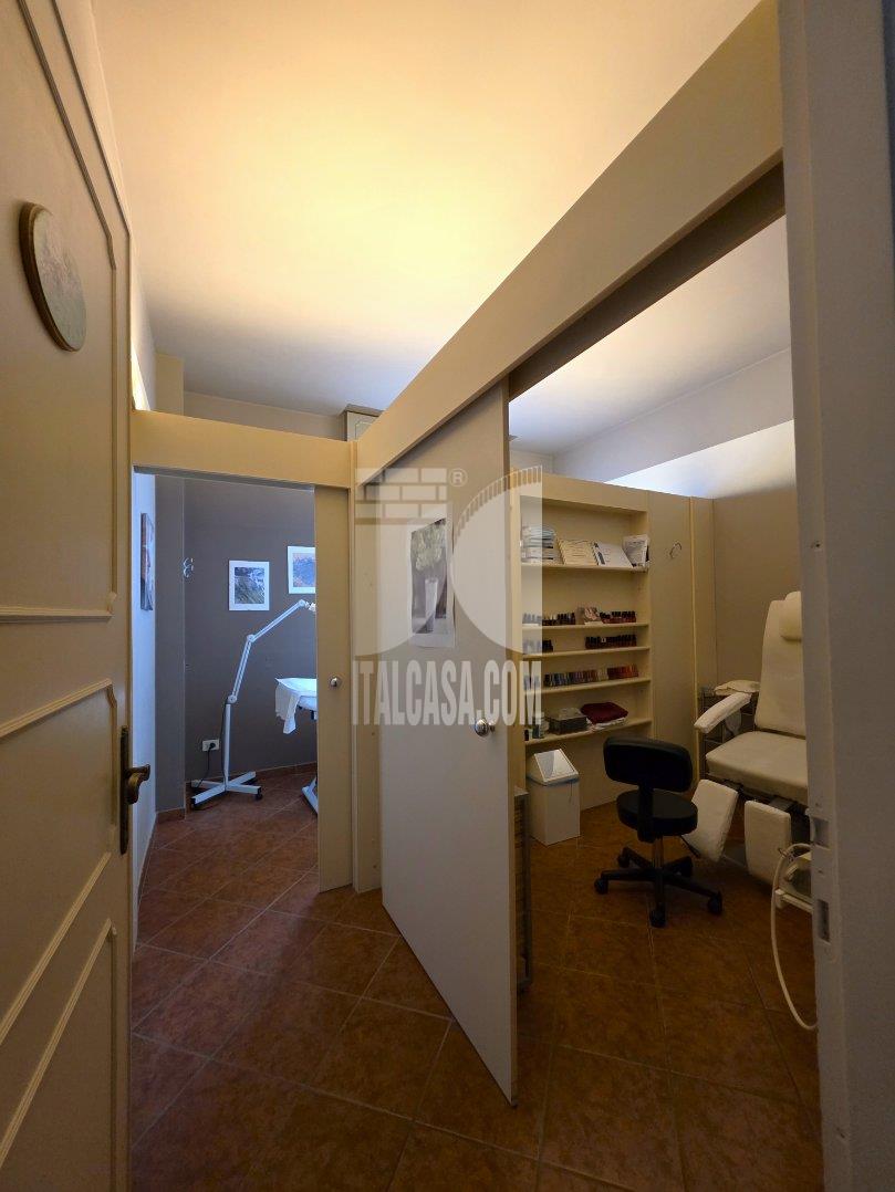 Negozio in vendita a Borgo Virgilio