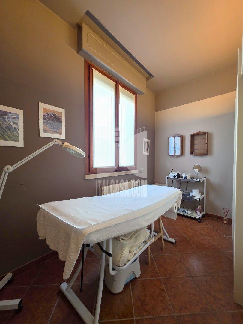 Negozio in vendita a Borgo Virgilio