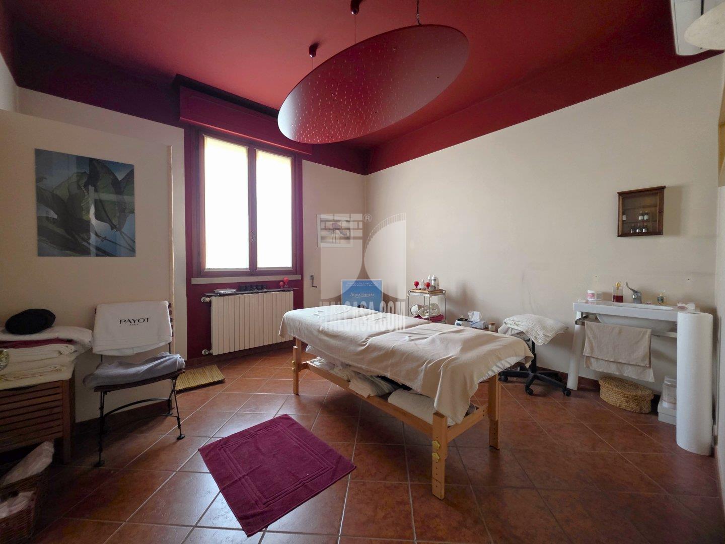 Negozio in vendita a Borgo Virgilio
