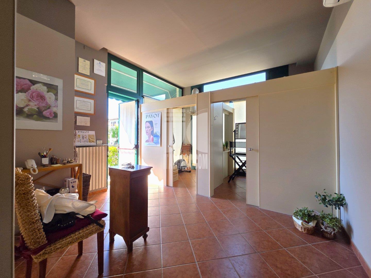Negozio in vendita a Borgo Virgilio