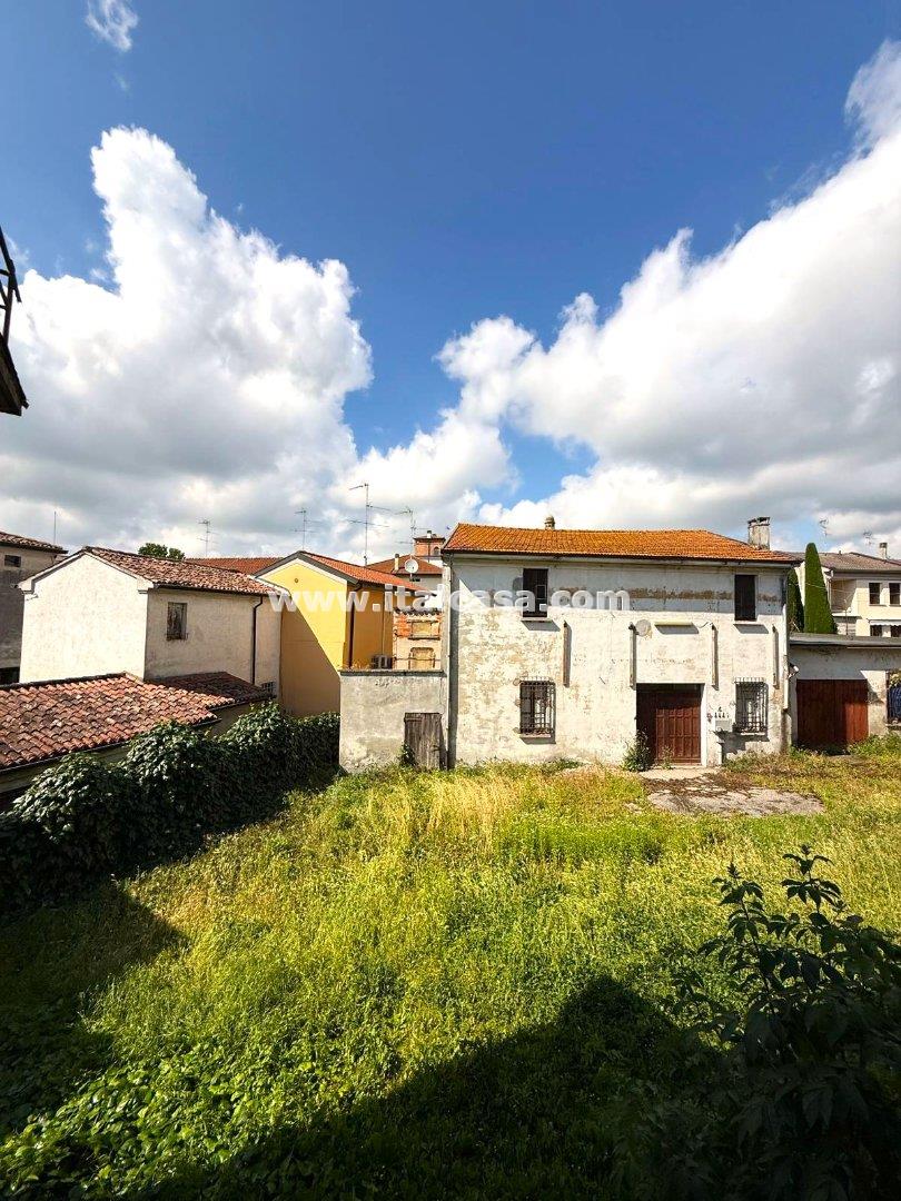 Villa a schiera in vendita a Borgo Virgilio