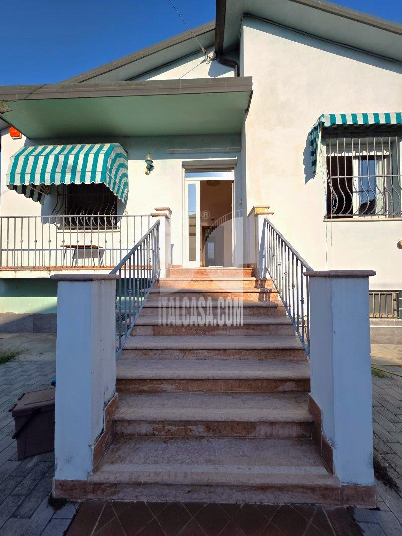 Villa Unifamiliare in vendita a Borgo Virgilio