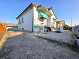 Villa Unifamiliare in vendita a Borgo Virgilio