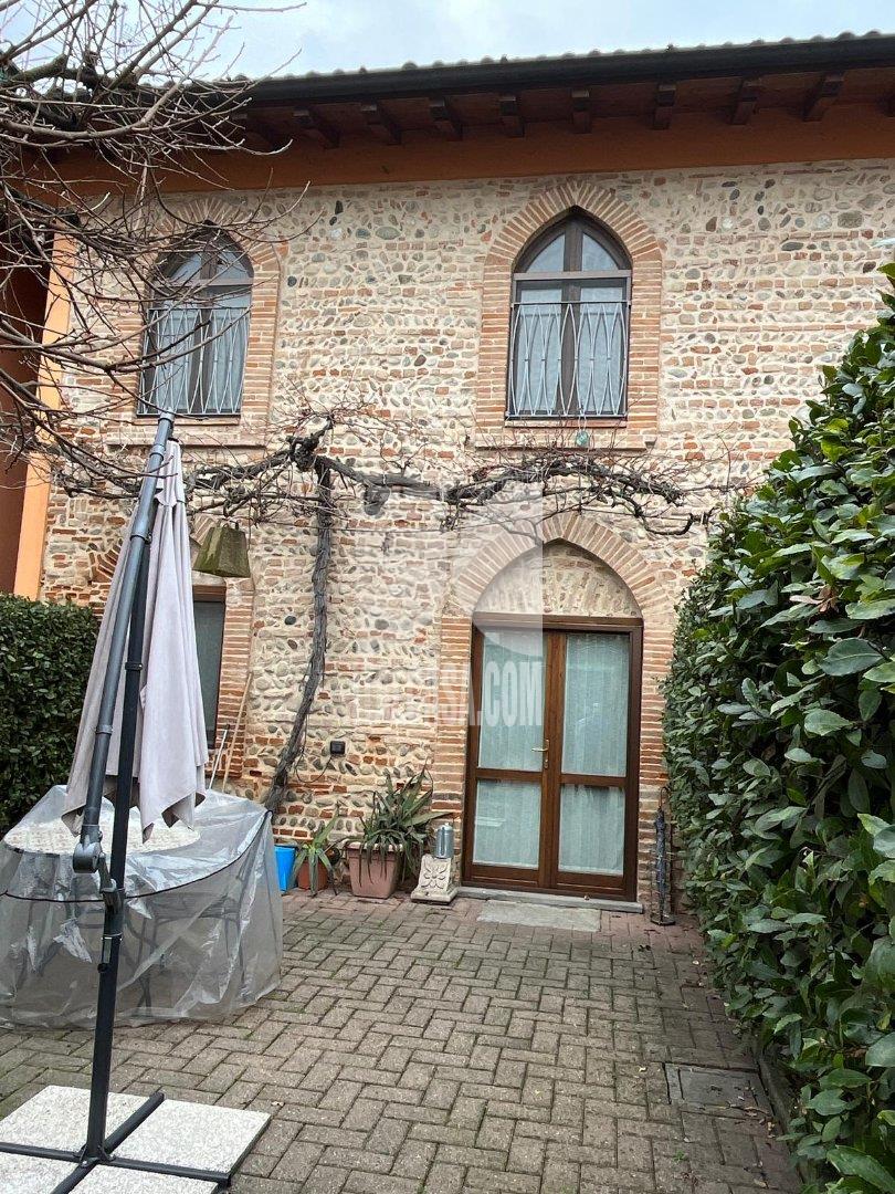 Villa a schiera di testa in vendita a Casirate d