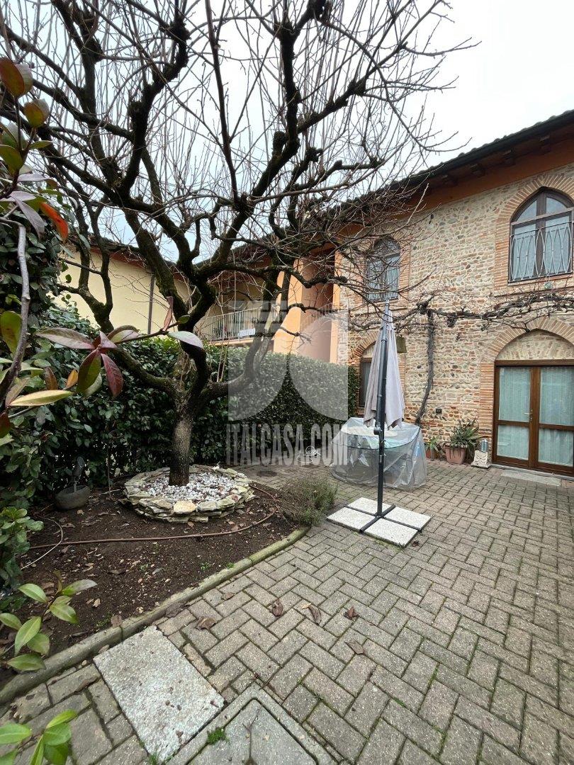 Villa a schiera di testa in vendita a Casirate d